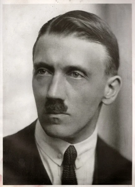 Adolf Hitler, a náci Németország vezető stúdió-portré. Antik fénykép reprodukció. — Stock Fotó