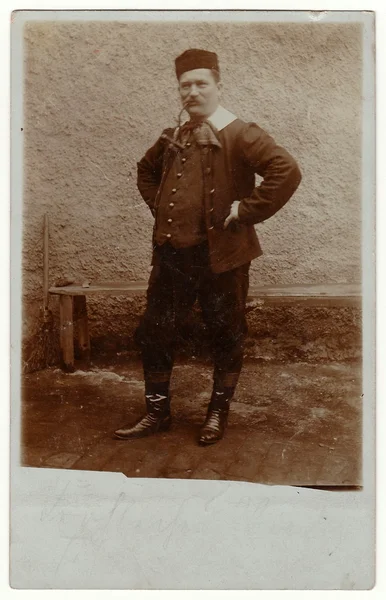 Falkenberg Svédország 1907 Március Vintage Fotó Mutatja Ember Visel Hagyományos — Stock Fotó