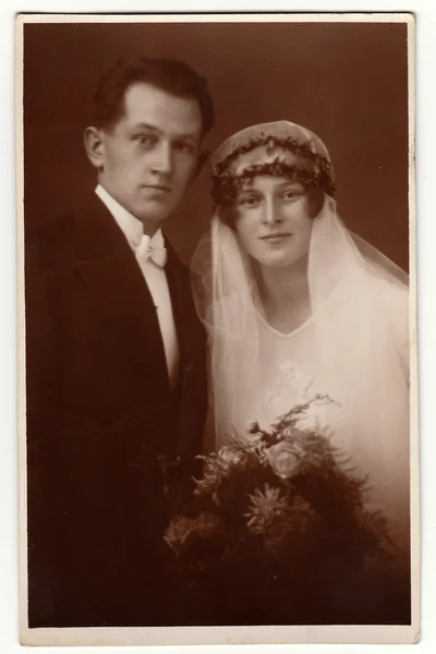 República Checoslovak Circa 1930 Foto Vintage Recién Casados Novia Lleva — Foto de Stock