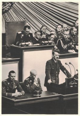 BERLİN, Almanya - 1 Eylül 1939 Reichstag 'dan önce Reich Şansölyesi Adolf Hitler' in konuşması