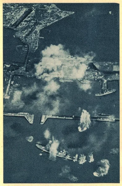 Bombardování Leningradu od Luftwaffe. — Stock fotografie
