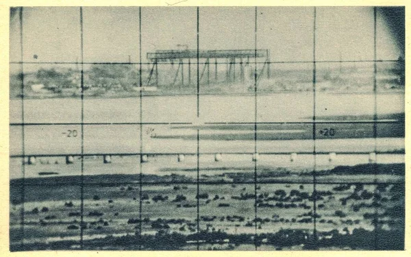 Leningrad kuşatması. Donmuş nehri gör Neva..