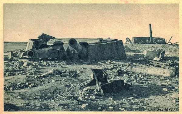 ソビエト連邦セヴァストポリの戦い セヴァストポリのたたかい セヴァストポリのたたかい セヴァストポリの防衛戦 セヴァストポリの戦い 第二次世界大戦の東部戦線で行われた軍事戦闘である 砦の破壊された銃塔 マキシム — ストック写真