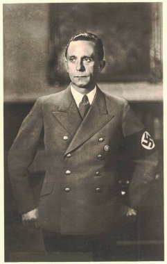 GERMANY - CIRCA 1940 'lar: Paul Joseph Goebbels (29 Ekim 1897 - 1 Mayıs 1945), 1933-1945 yılları arasında Nazi Almanyası Propagandası yapan Alman politikacı. Adolf Hitler 'in en yakın ve sadık iş ortaklarından biriydi. 