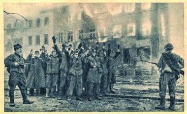 KONIGSBERG (Almanca: KONIGSBERG, GERMany- EAST PRUSSIA - 12 Nisan 1945: Konigsberg Muharebesi, ayrıca K Nigsberg Taarruzu olarak da bilinir), 2. Dört gün süren şehir savaşında Sovyet kuvvetleri...