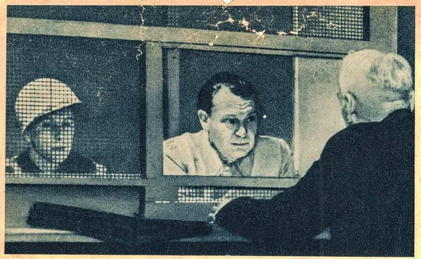 Nuremberg ドイツ 1946 被告ヘルマン ゲリング弁護士のオットー シュターマー博士と共に 戦争犯罪者の国際軍事裁判所裁判におけるニュルンベルク刑務所での相談 — ストック写真