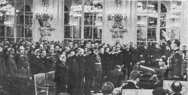 BOHEMIA VE Fas Protokolü - 1941: Prag Şatosu 'ndaki İspanyol Salonu' nda düzenlenen tören sırasında Reinhard Heydrich ve Çekler.