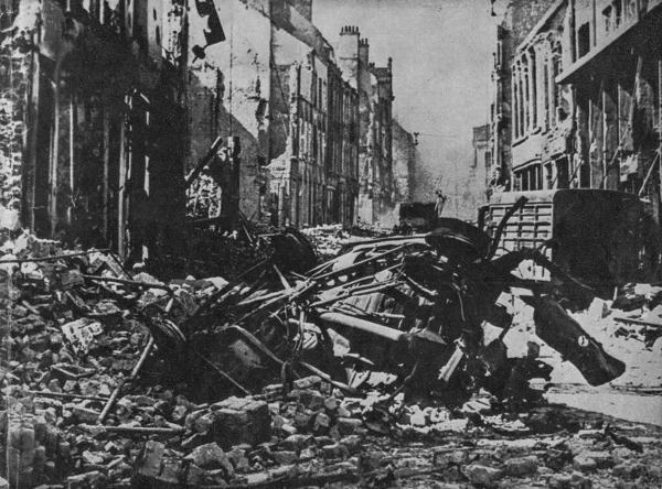 프랑스 1940 프랑스 북부의 도로와 마을이 파괴되었다 Reproduction Fascist 나치의 — 스톡 사진