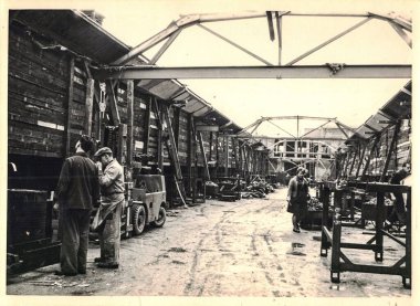 FRAUREUTH, EAST GERMANY - 13 Mayıs 1965: Komünist bloktaki retro fotoğraf sitesi gösteriyor. 1960 'lar.