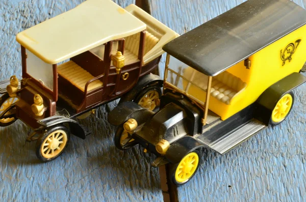 Conjunto de carros de brinquedo vintage com carroçaria de plástico — Fotografia de Stock