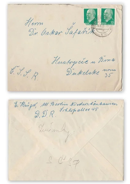 전면 그리고 빈티지 봉투의 뒷면입니다. 체코 슬로바키아 (Cssr에 독일 (Ddr)에서 보낸 편지). — 스톡 사진