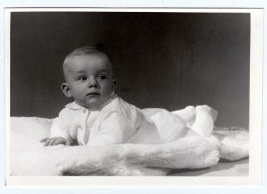 Erkek Bebek (6 aylık) Retro fotoğraf. Portre fotoğraf fotoğraf stüdyosunda çekildi