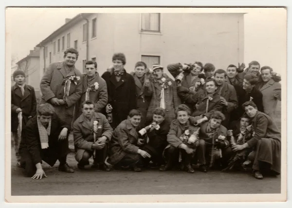A vintage photo shows conscripts (recruiters), circa 1965. — Fotografia de Stock
