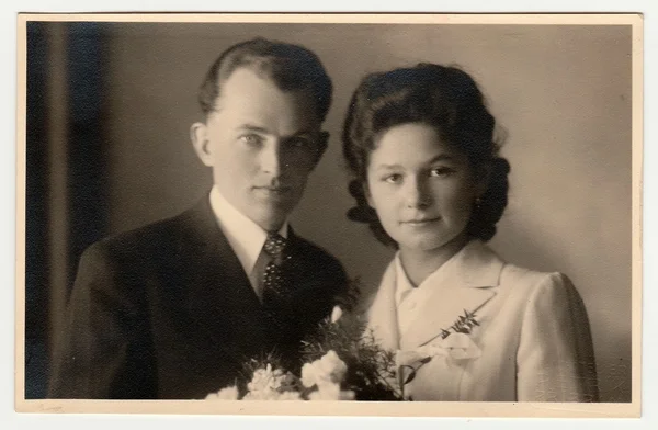 Vintage photo of newlyweds — Stock Photo, Image