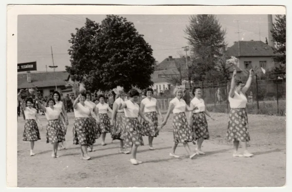 Čssr Cca Roce 1960 Vinobraní Fotografie Ukazuje Ženy Připravit Spartakiádě — Stock fotografie