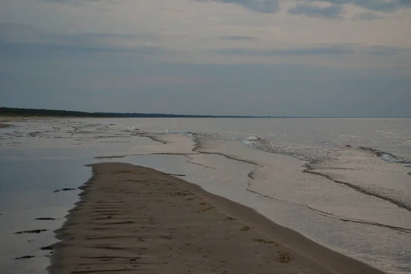 Hav Strand Sommaren Strand Med Blå Vatten Vågor Och Sand — Stockfoto