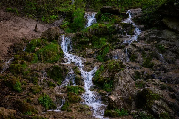 Прекрасний Гірський Тропічний Водоспад Швидкоплинною Водою Камінням Тривалий Вплив Природні — стокове фото