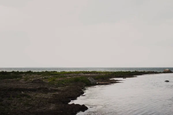 美丽的夏季风景 沙滩海岸上的海景 多云的天空 爱沙尼亚 — 图库照片