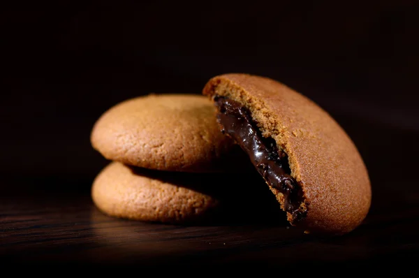Lezzetli Kremalı Bisküviler Çikolata Kremalı Bisküviler Çikolata Kremalı Kurabiye Kahverengi — Stok fotoğraf