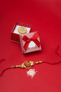 Hint Festivali: Serdar ve Hediyelik Raksha Bandhan arka plan