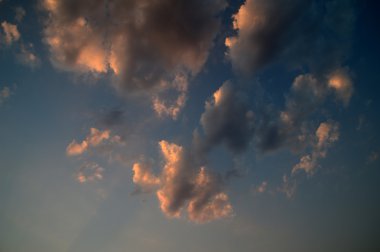 Bulutlu güzel gökyüzü