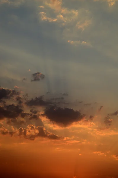 Beau ciel avec des nuages — Photo