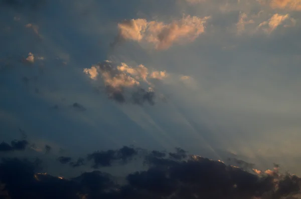 구름을 가진 아름다운 하늘 — 스톡 사진