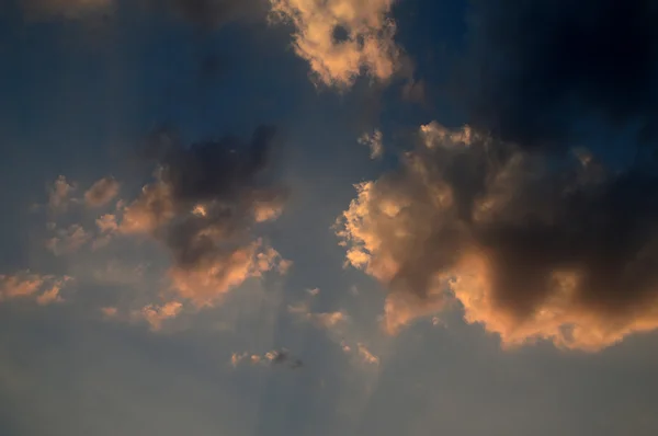 Hermoso cielo con nubes — Foto de Stock