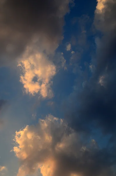 雲に包まれた美しい空 — ストック写真