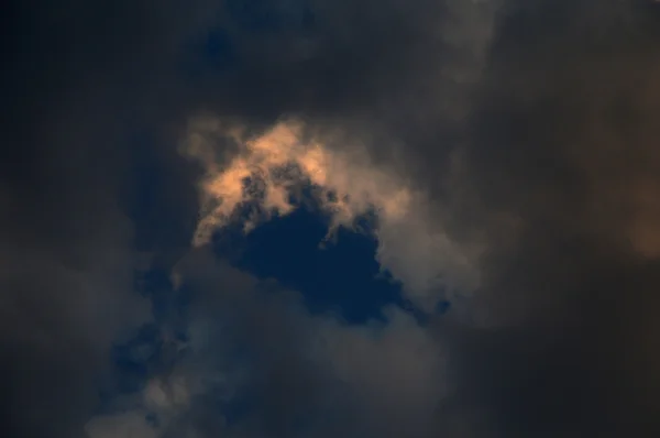 Beautiful sky with clouds — Stock Photo, Image