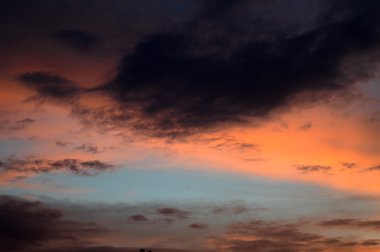 Bulutlu güzel gökyüzü