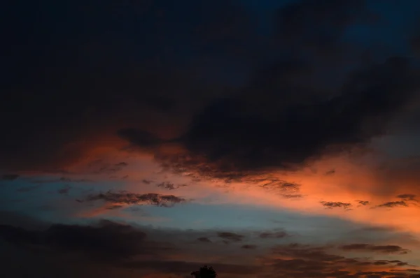 Vacker himmel med moln — Stockfoto