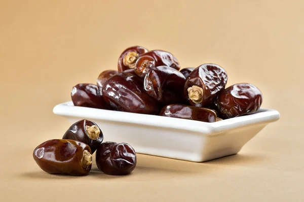 Dates in plate. Dried dates fruits. — Stock Photo, Image