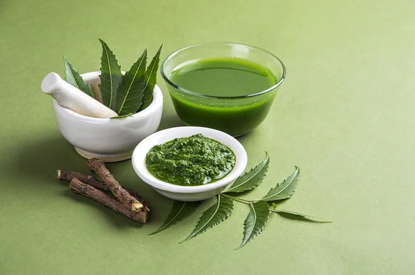 Medicinal Neem leaves — Stock Photo, Image