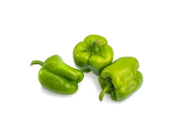 Čerstvé Zelené Paprika Nebo Capsicum Bílém Pozadí — Stock fotografie