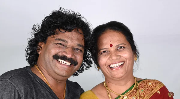 Portret van Indiase paar — Stockfoto