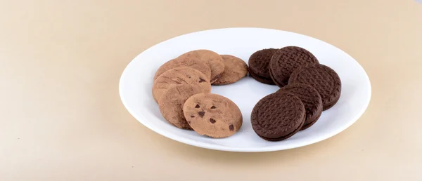 Chocolate Chip Biscoito e creme Biscoito em prato . — Fotografia de Stock