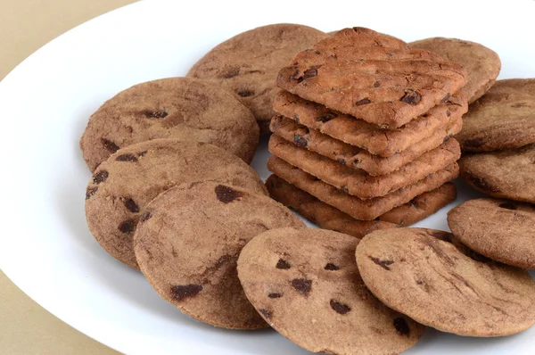 Chocolate Chip Cookie em prato — Fotografia de Stock