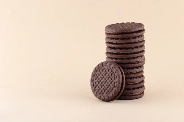 Bisküvi - lezzetli kremalı bisküvi, bir yığın tanımlama bilgileri — Stok fotoğraf