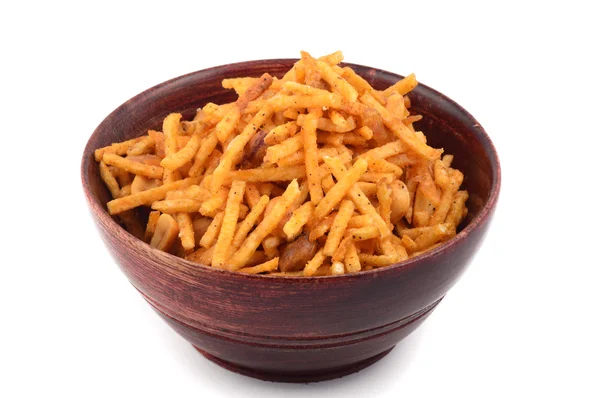 Indische Snacks. traditionelle indische frittierte falahari chivda- chivda oder Mischung auf weißem Hintergrund — Stockfoto