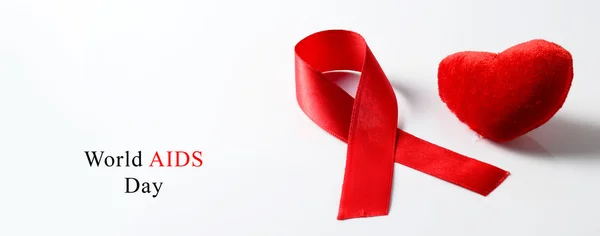 AIDS lint en hart — Stockfoto