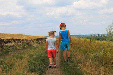 Eve alan aracılığıyla