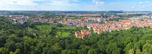 Prager Stadtbild vom Petrinturm — Stockfoto