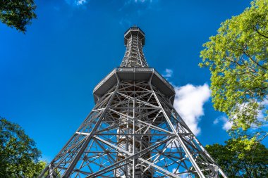 Prag 'daki Petrin Kulesi