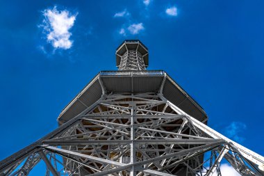 Prag 'daki Petrin Kulesi