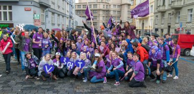 Prague, Çek Cumhuriyeti - 1 Mayıs 2015 - Majales - en büyük Çek Festivali, geçit aracılığıyla Prag şehir