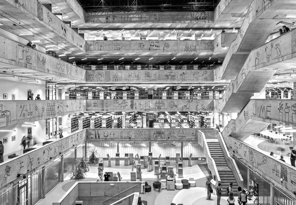 PRAGUE, REPÚBLICA CHECA - JUNHO 13 2015 - Biblioteca Nacional de Tecnologia Praga, NTK Praga, Interiores — Fotografia de Stock