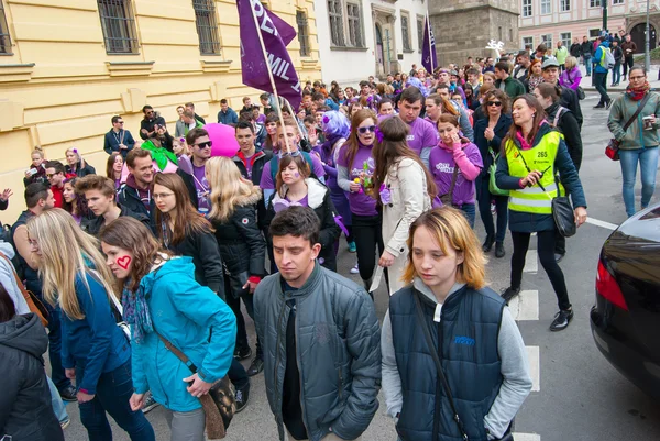 Prague, Çek Cumhuriyeti - 1 Mayıs 2015 - Majales - en büyük Çek Festivali, geçit aracılığıyla Prag şehir — Stok fotoğraf