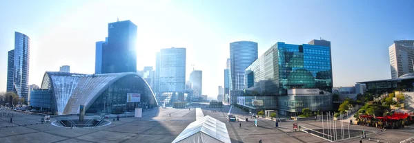 Paris, Frankrijk - 24 April 2010 - La Defense — Stockfoto