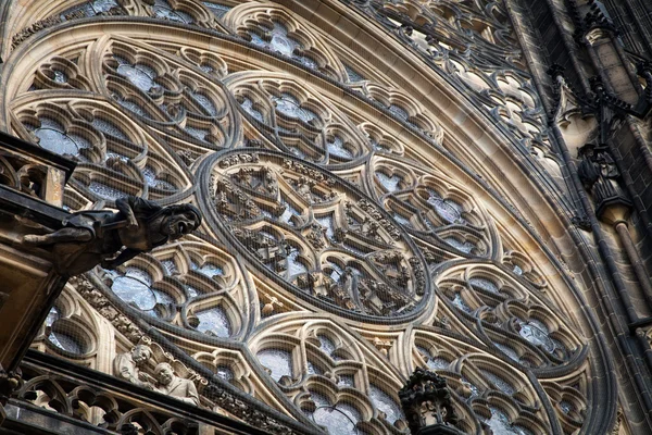 Detail of St. Vitus Cathedral from Front View in Prague, Czech Republic — Stock Photo, Image